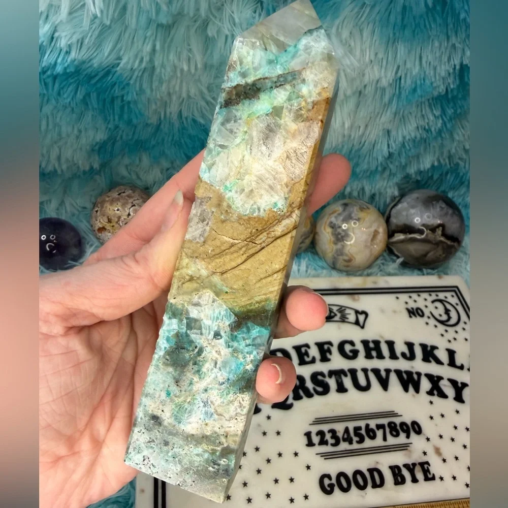 CHRYSOCOLLA WITH FLUORITE CRYSTAL TOWER OBELISK - Picture 5 of 9